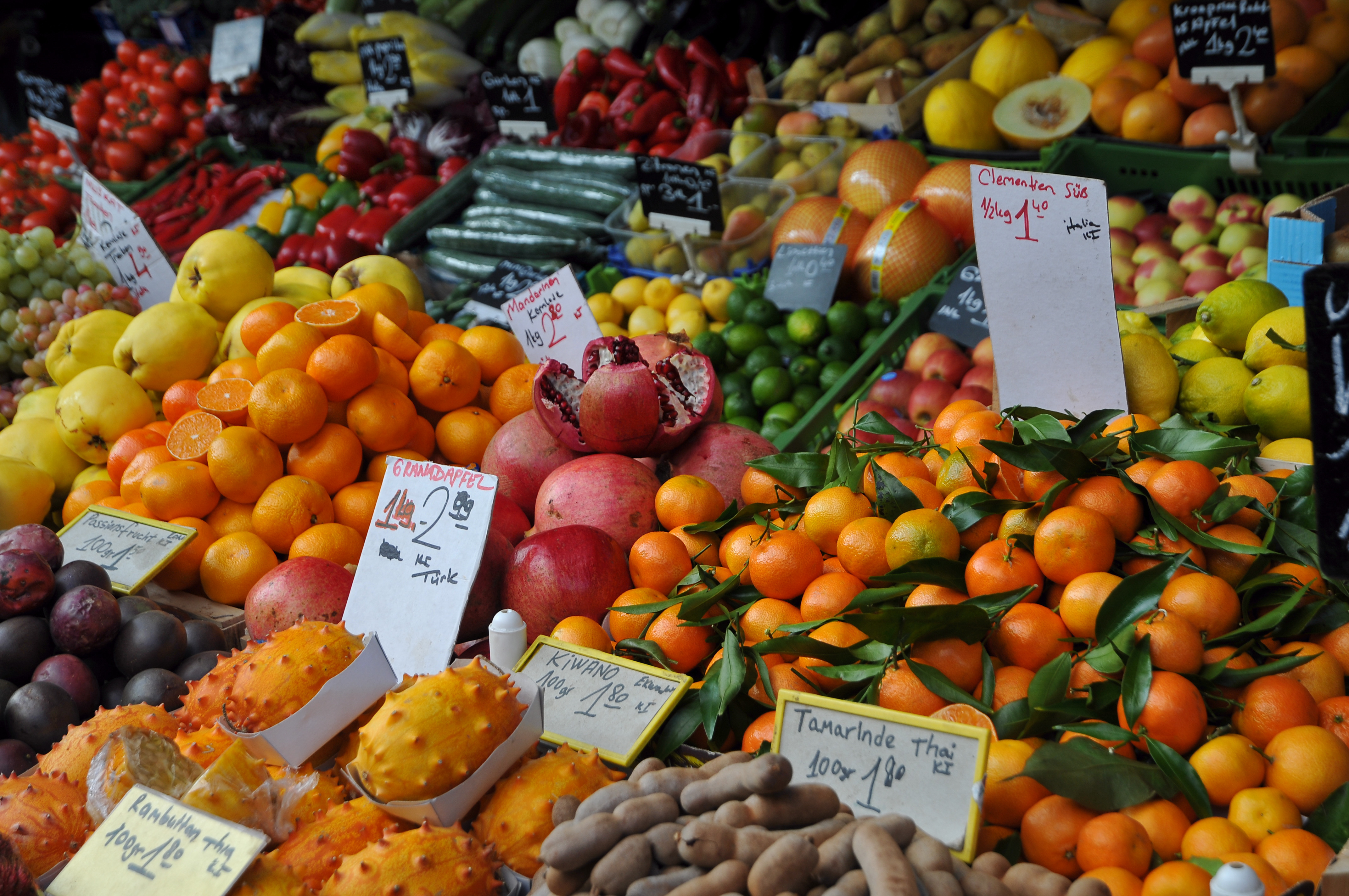 Obst- und Gemüsestand am Markt